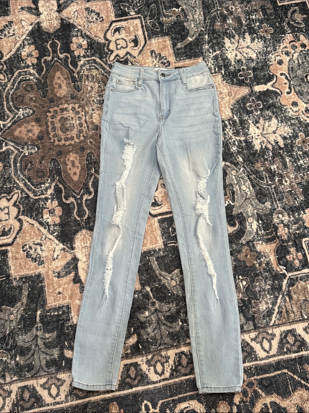 Fashion Nova Distressed Women’s Jeans
